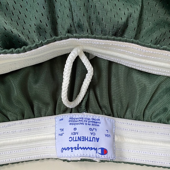 Large green Champion Shorts - Picture 4 of 6